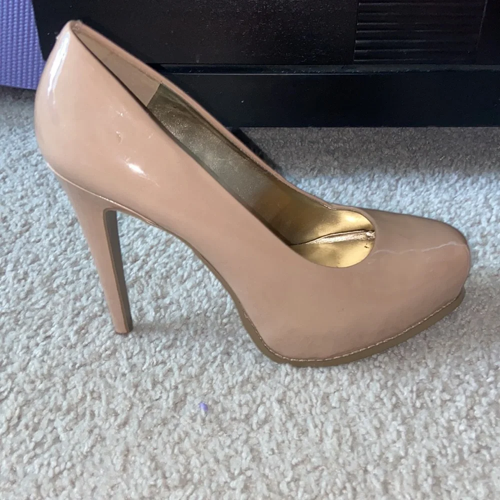 Vera Wang heels - Picture 9 of 13
